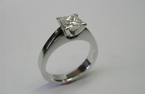 Solitaire princess cut diamond engagement ring